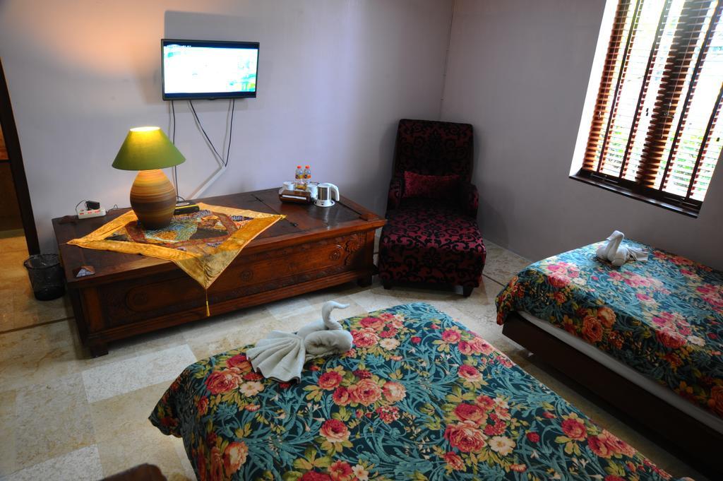 Tegal Panggung Guest House Yogyakarta Exterior foto