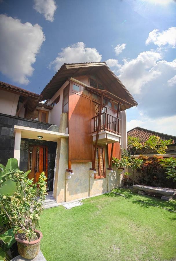 Tegal Panggung Guest House Yogyakarta Exterior foto