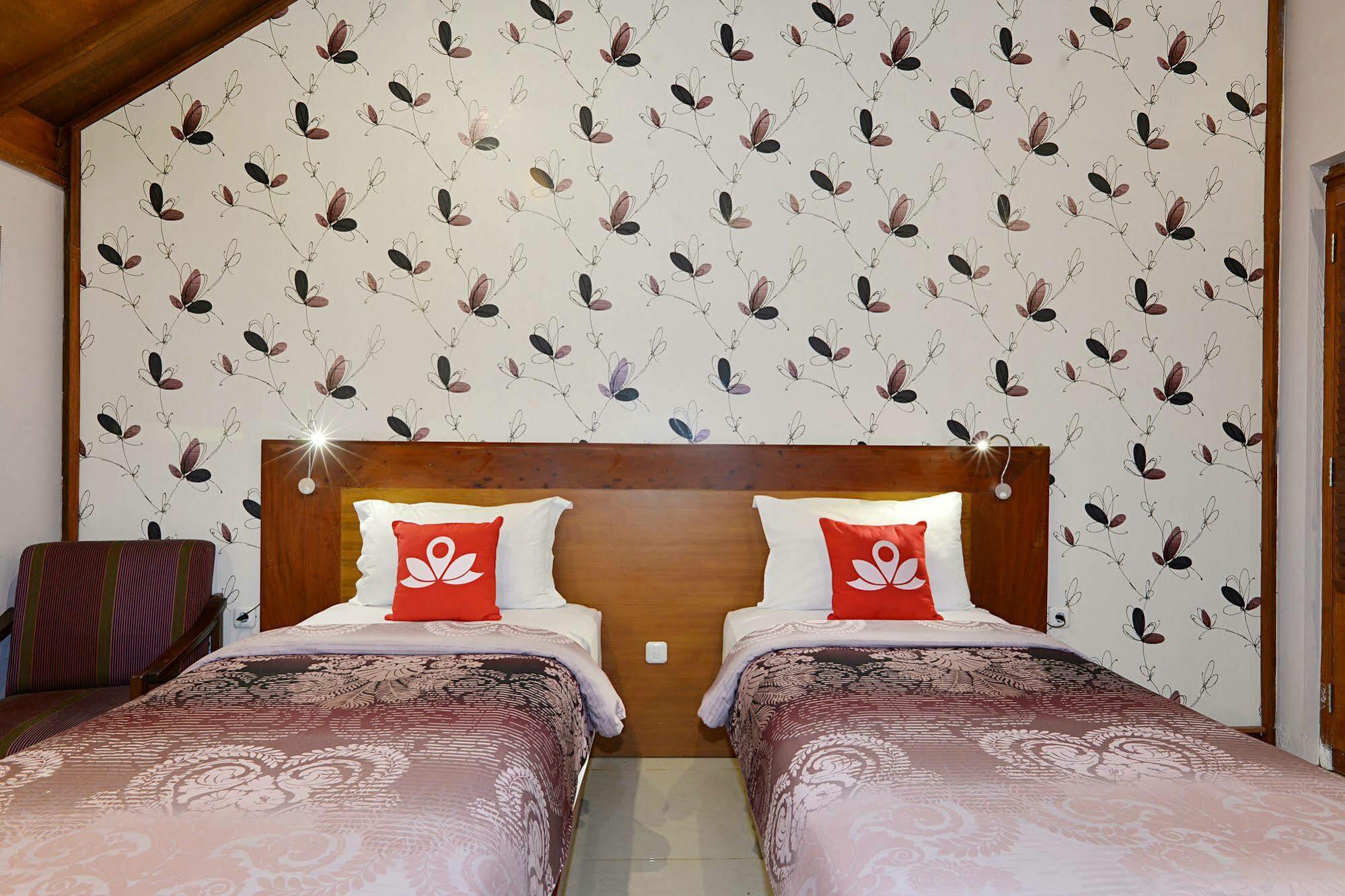 Tegal Panggung Guest House Yogyakarta Exterior foto