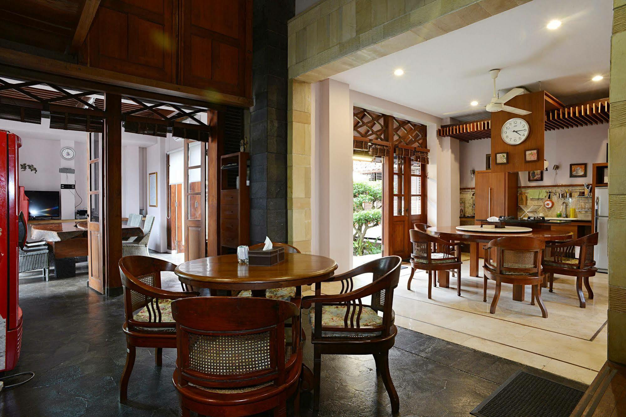 Tegal Panggung Guest House Yogyakarta Exterior foto